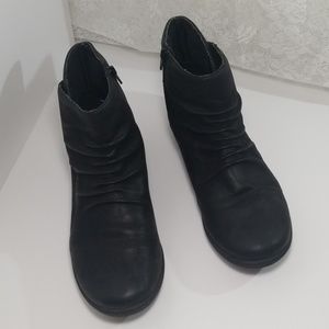 Clarks Cloudstepper ankle boots